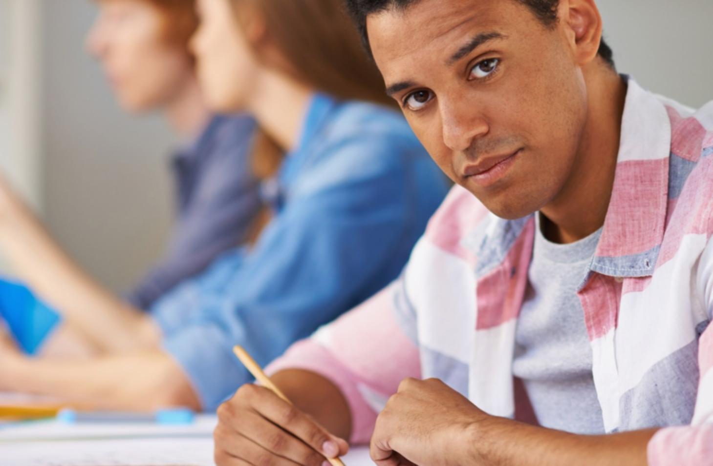 Sesión de educación financiera práctica
